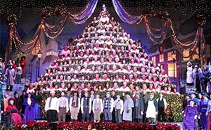 How Singing Christmas Trees Became The Secret Weapon Of The Evangelical Congregations Daily Mail Online