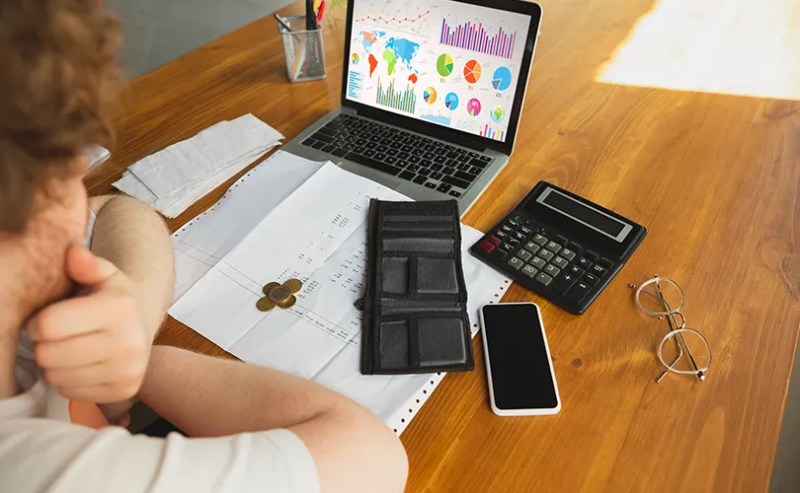 6 Crucial Debt Management Tips to Learn in 2024 2 Blog Topic debt management solutions