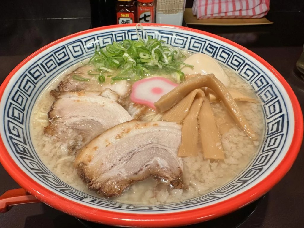 麺屋はじめさんの特製背脂とんこつ醤油