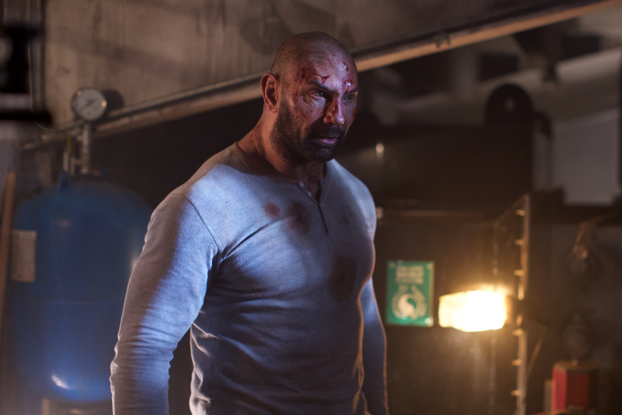“Refém do Jogo” | Dave Bautista tem apenas 90 minutos para salvar a vida de 35 mil pessoas