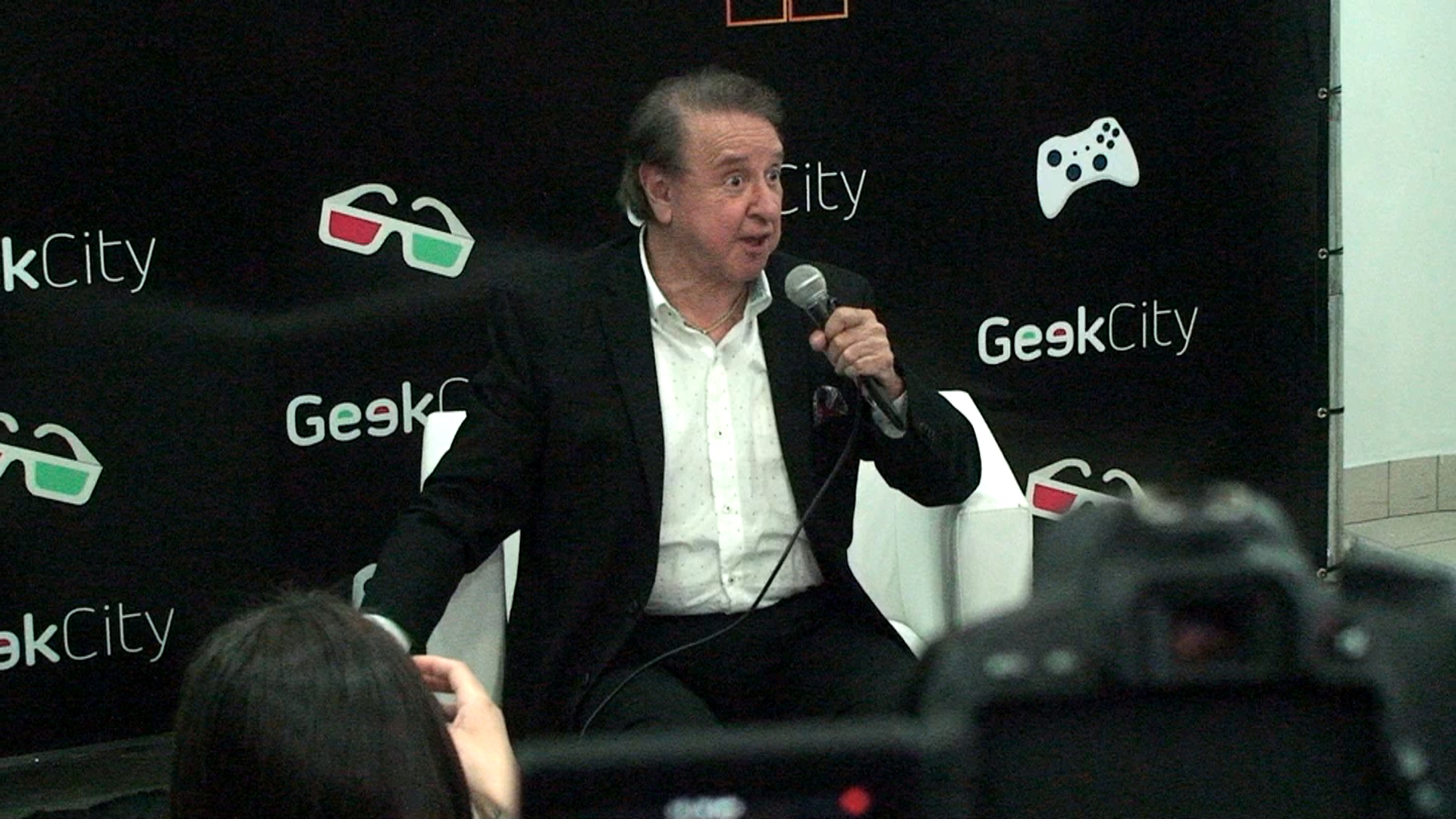 Carlos Villagrán, o “Quico”, agradece aos fãs brasileiros na “Geek City 2018”