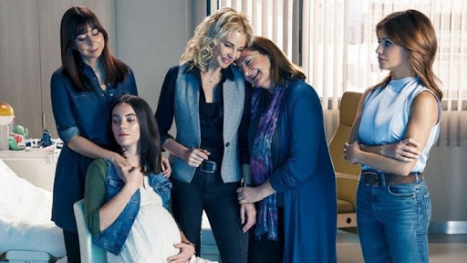 Série espanhola exclusiva Globoplay mostra o amor incondicional de um grupo de mães pelos filhos
