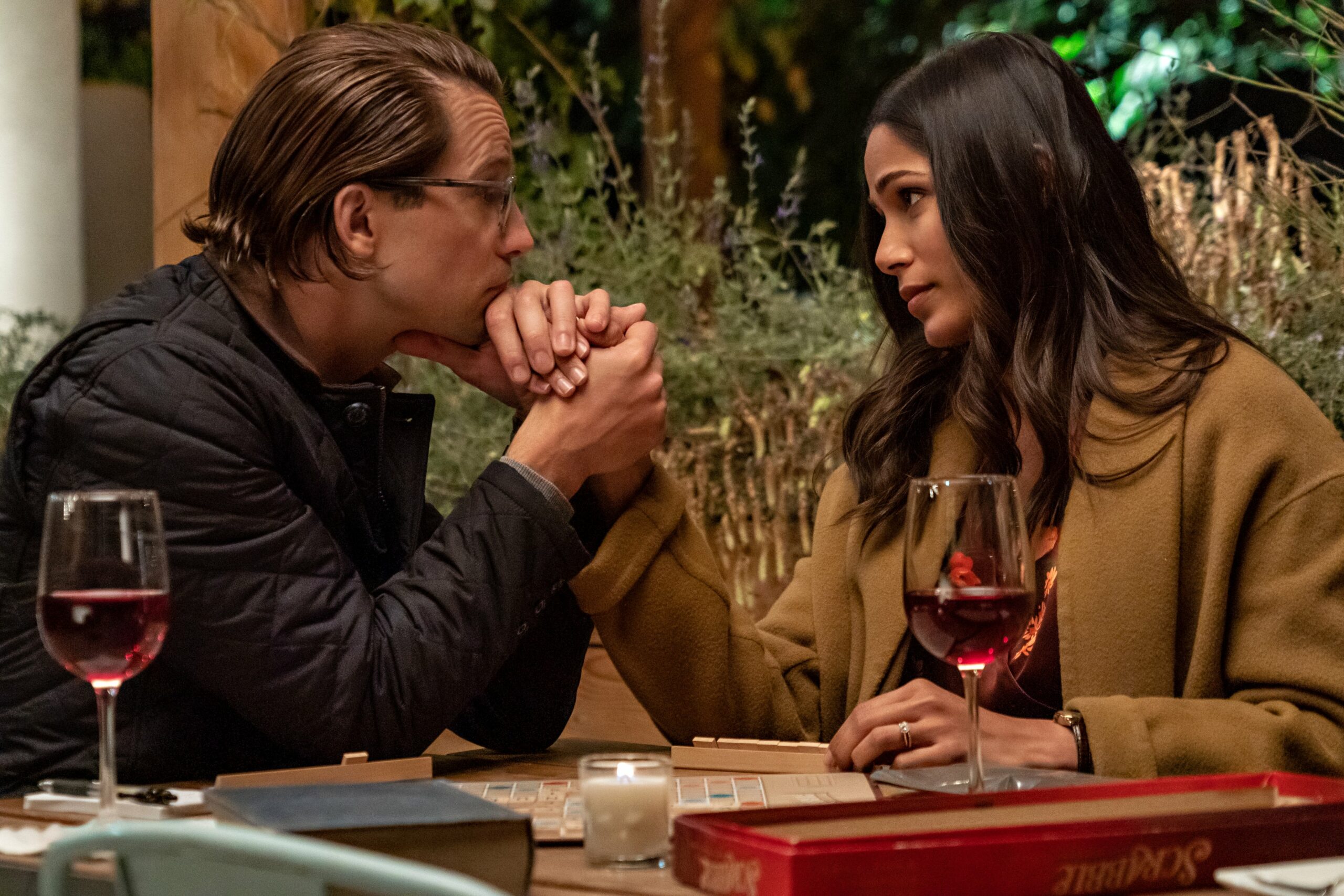 Intrusion, suspense com Freida Pinto e Logan Marshall-Green tem trailer divulgado