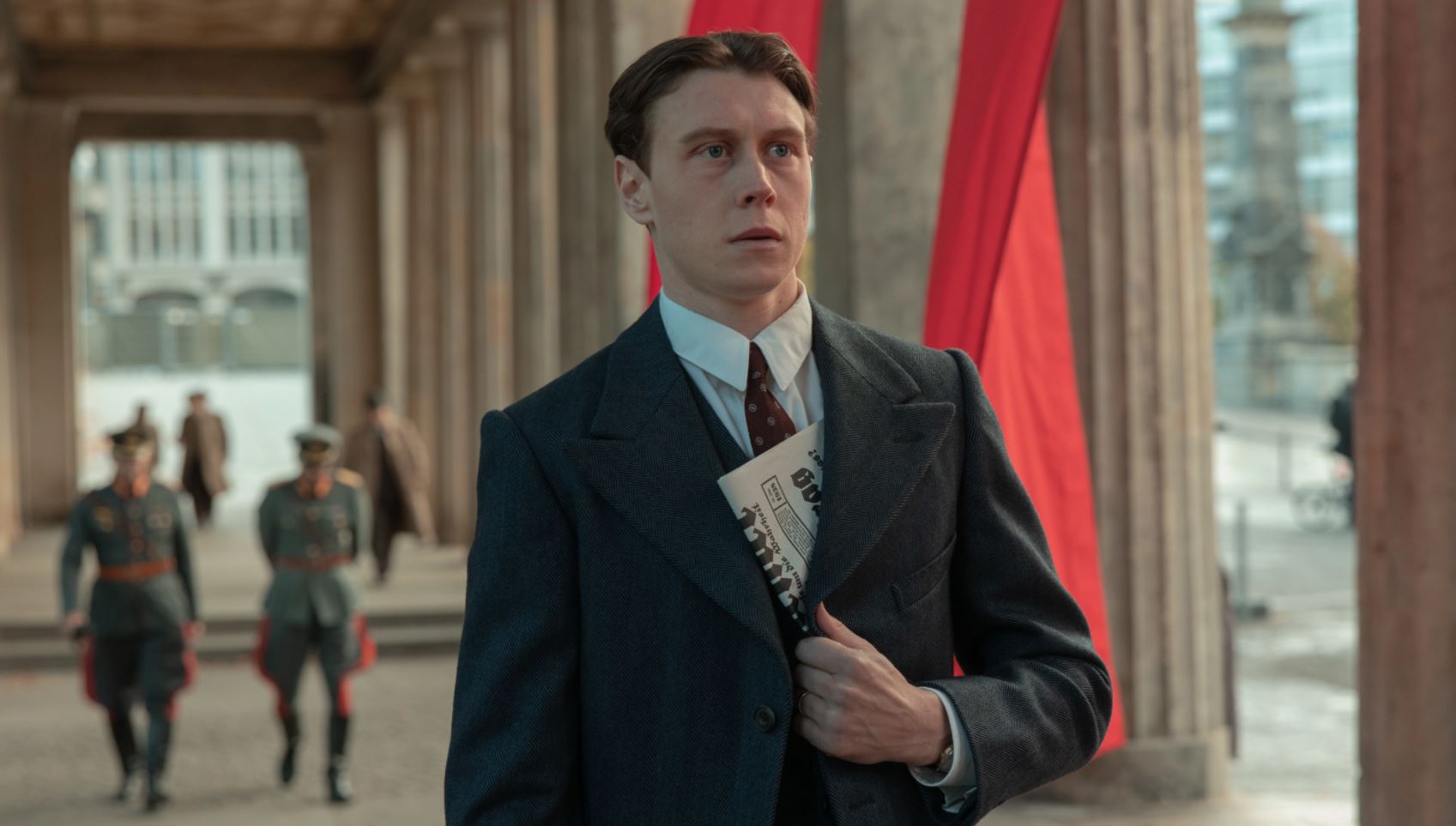 Munique: No Limite da Guerra, filme com George Mackay ganha trailer