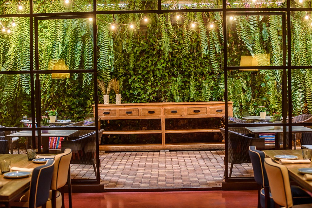 The city street outside and the interior of the dining room, . Outdoor Dining The Best Garden Restaurants In Barcelona Sivoris