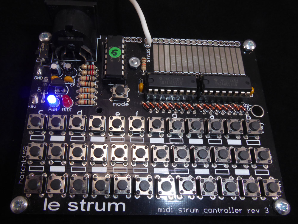 Le Strum FULL DIY KIT - Sixty Four Pixels