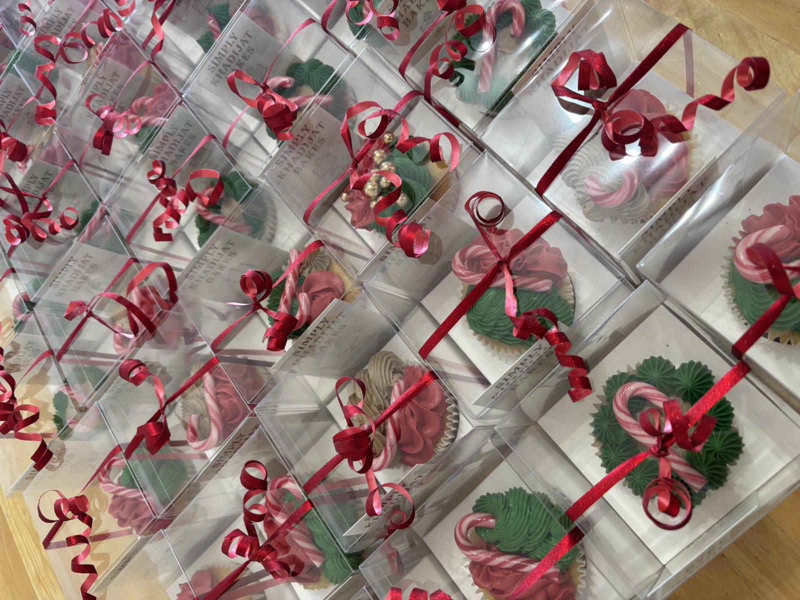 12 Christmas favour cupcakes in Meath