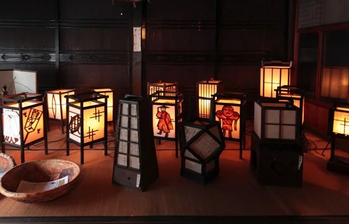 As iluminações, luminárias e lanternas tradicionais do Japão, bonbori, chouchin, tourou, andon 