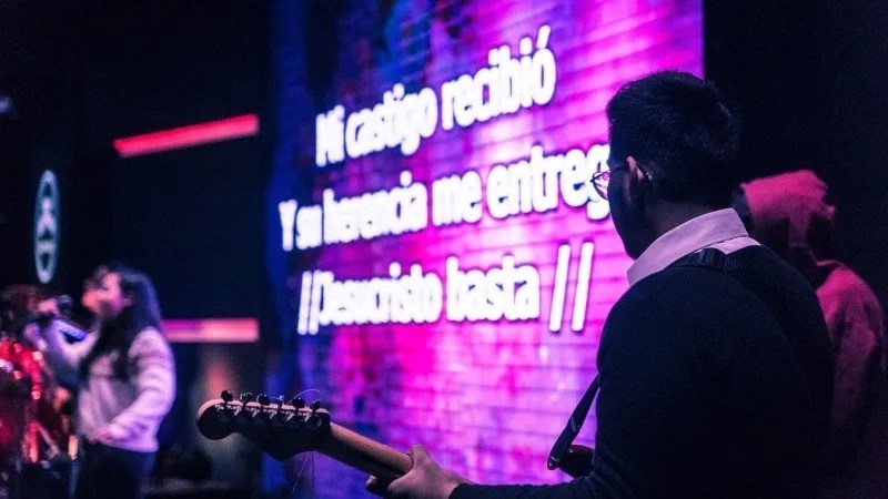 Karaokê - Origem, curiosidades e popularidade