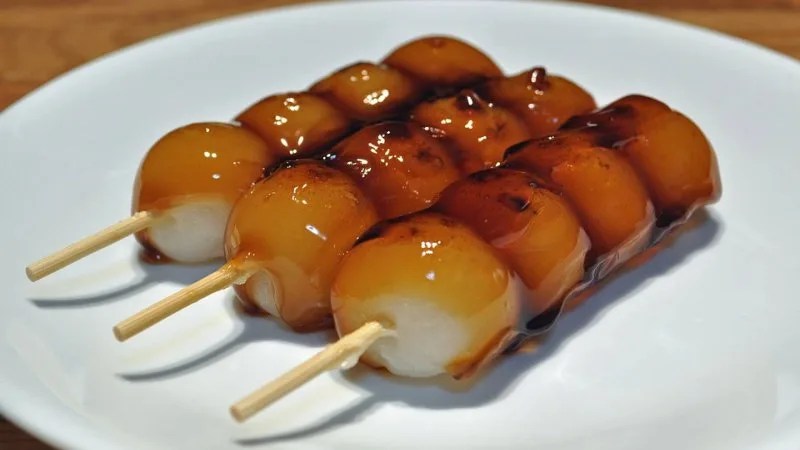 Dango - Curiosidades e Receita do Doce Japonês