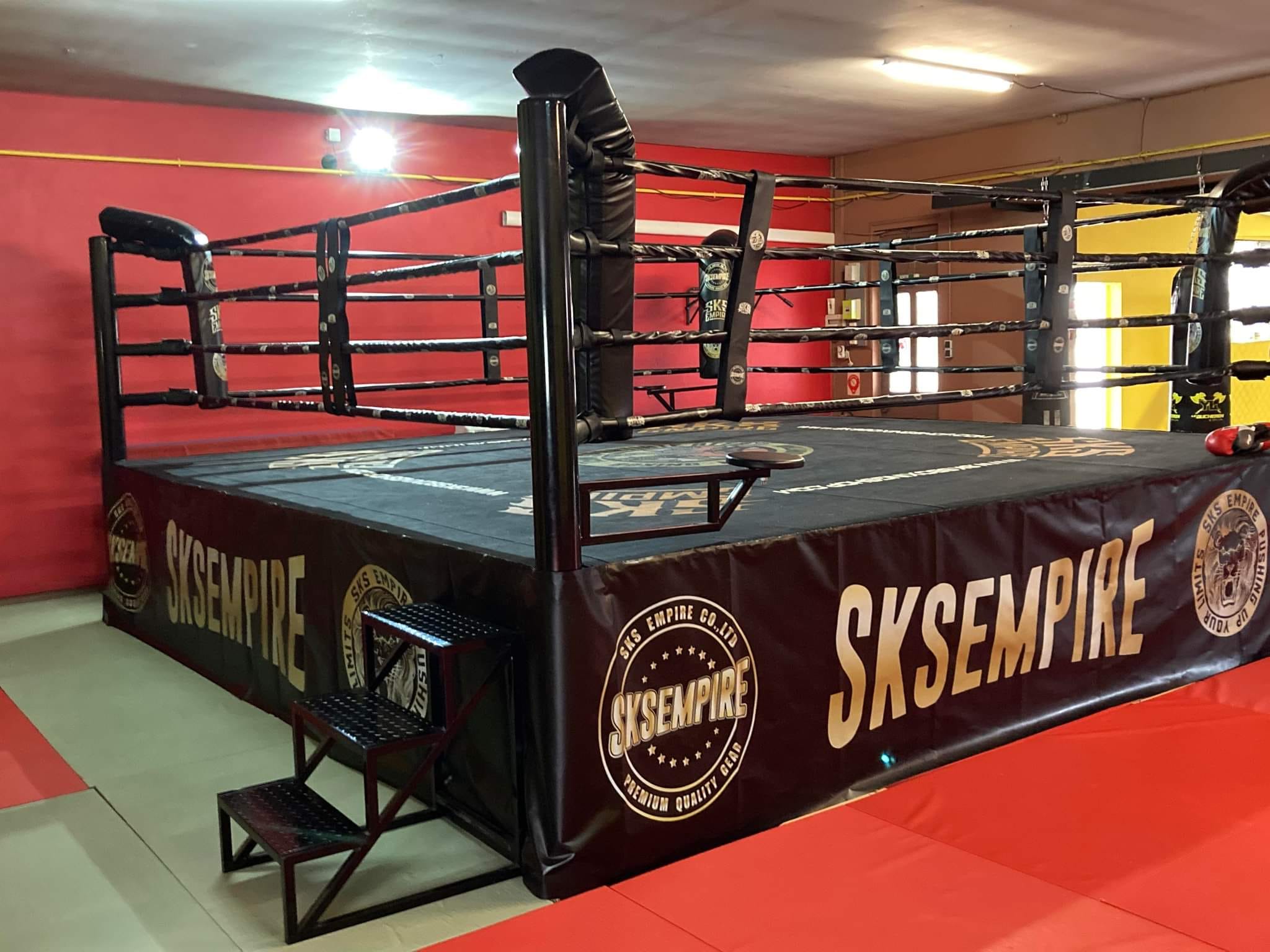BOXING RING