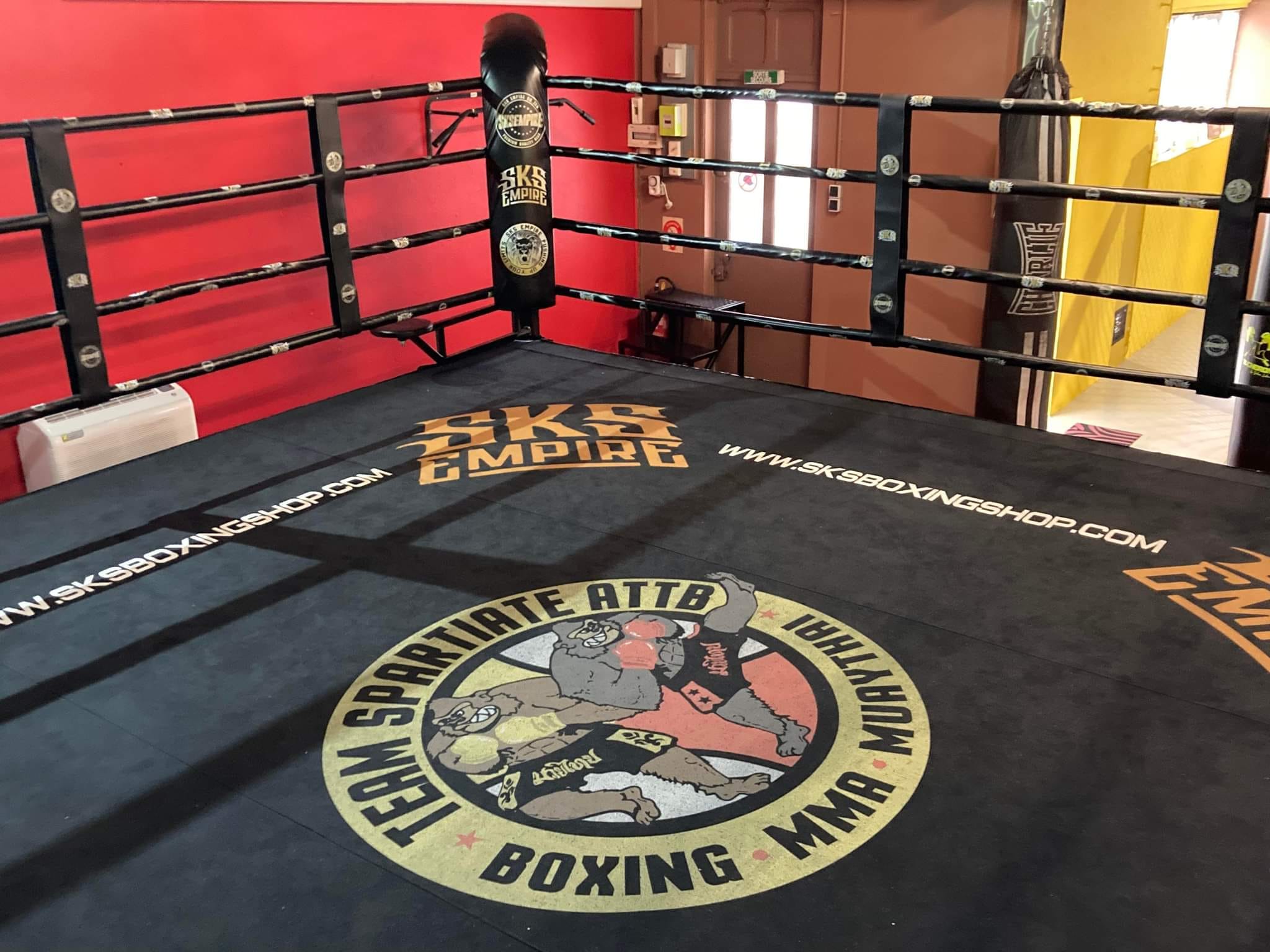 BOXING RING