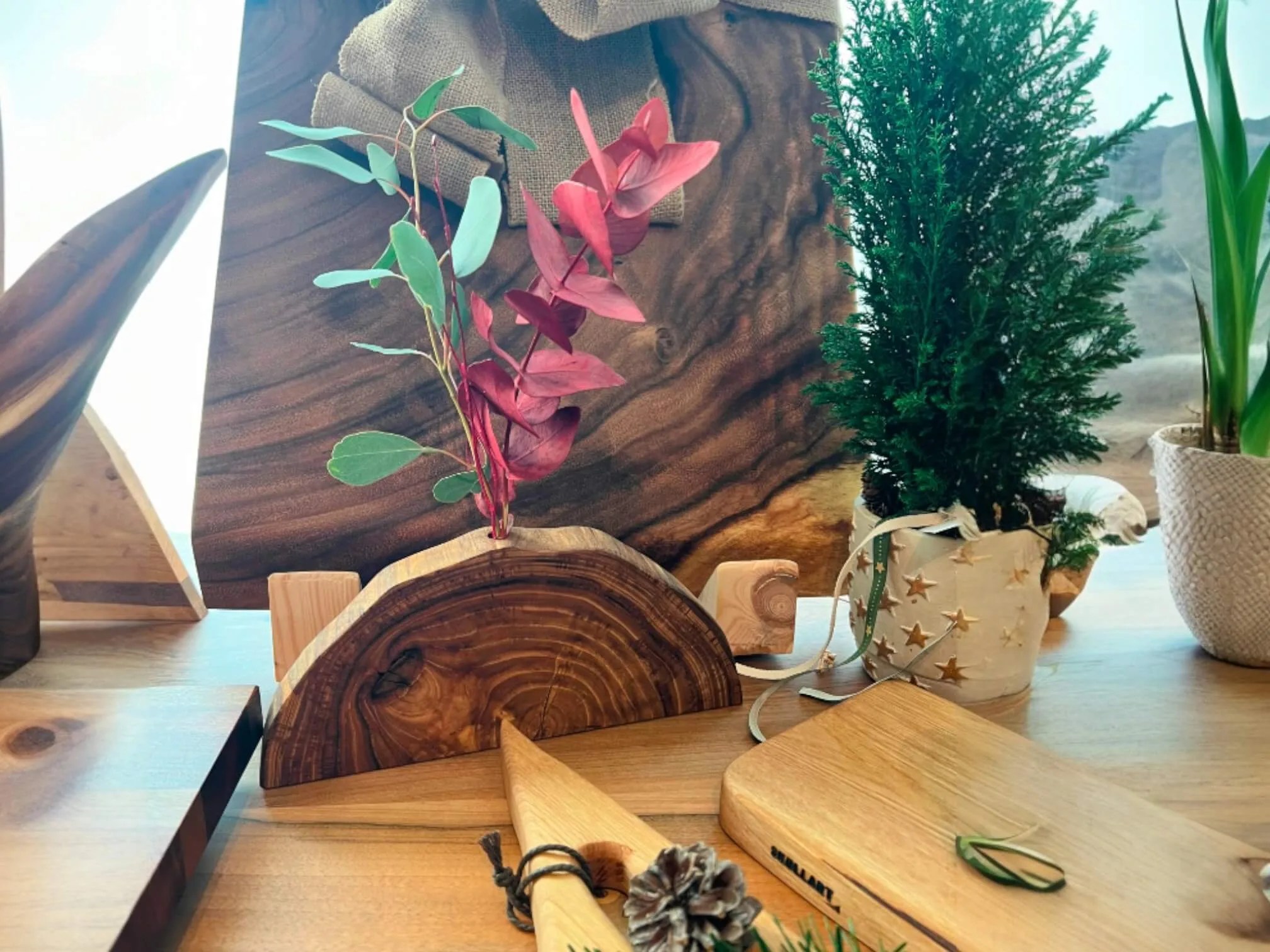 Florero de madera de olmo
