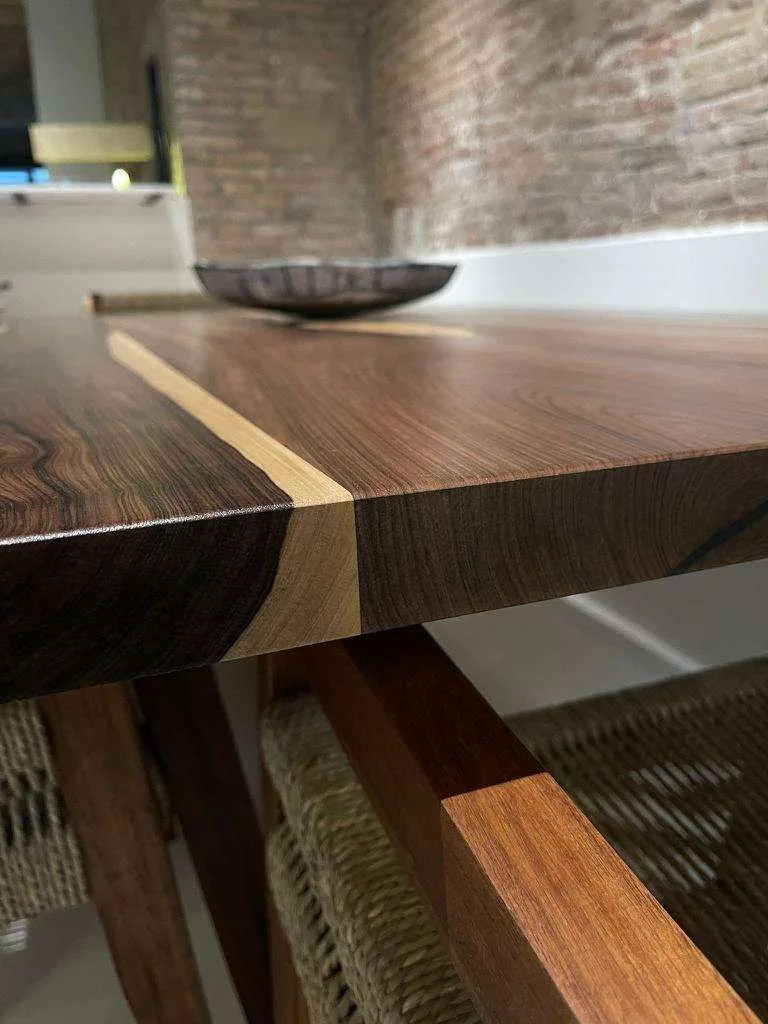 Mesa madera oscura Luis