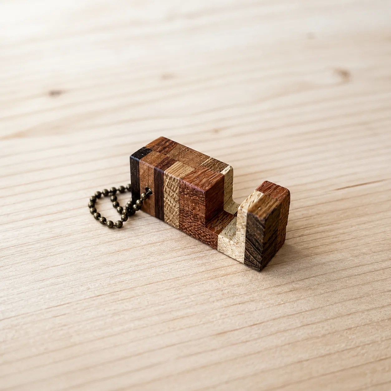 Ancla · Soporte de móvil de madera