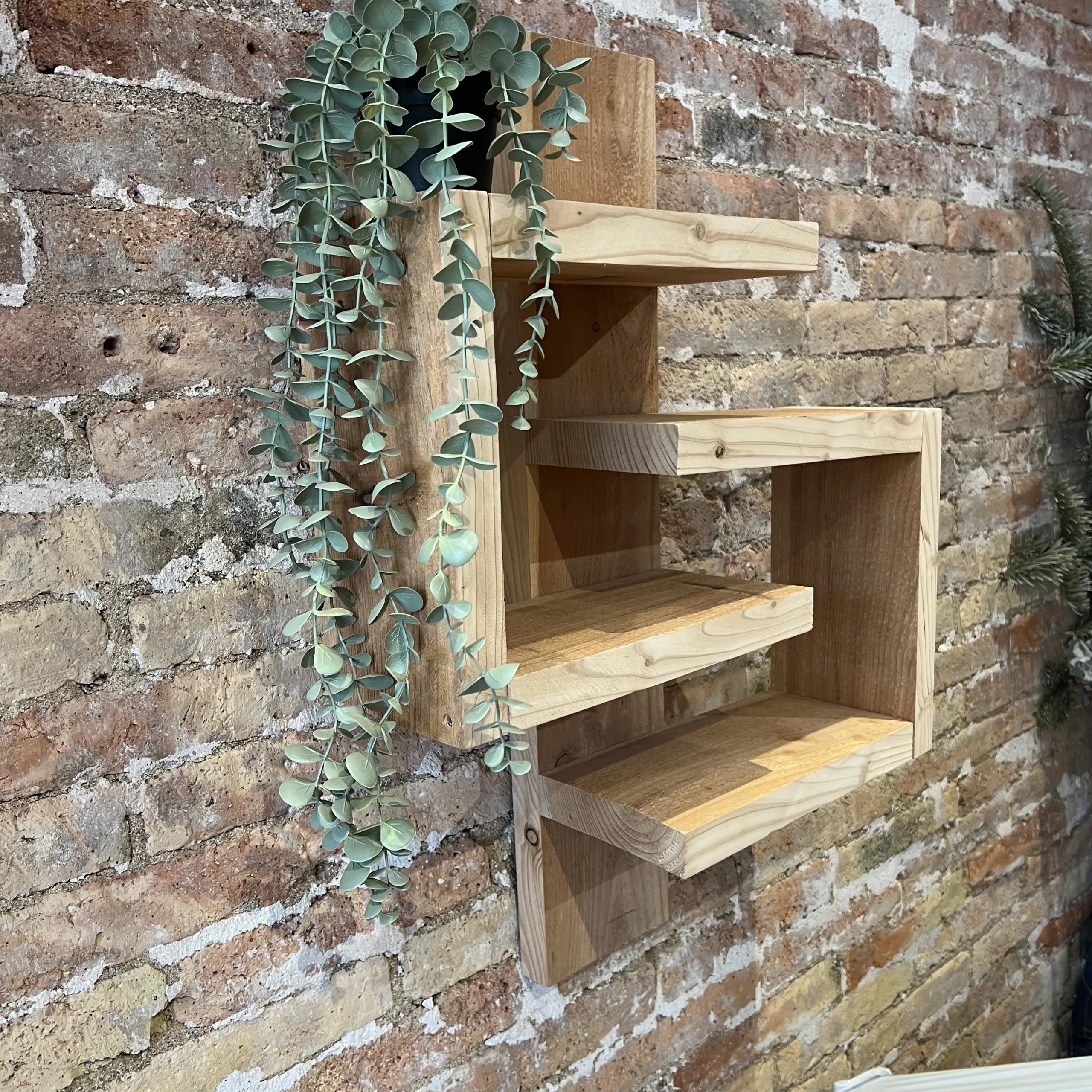 Estantería Nido · Madera maciza 52x71