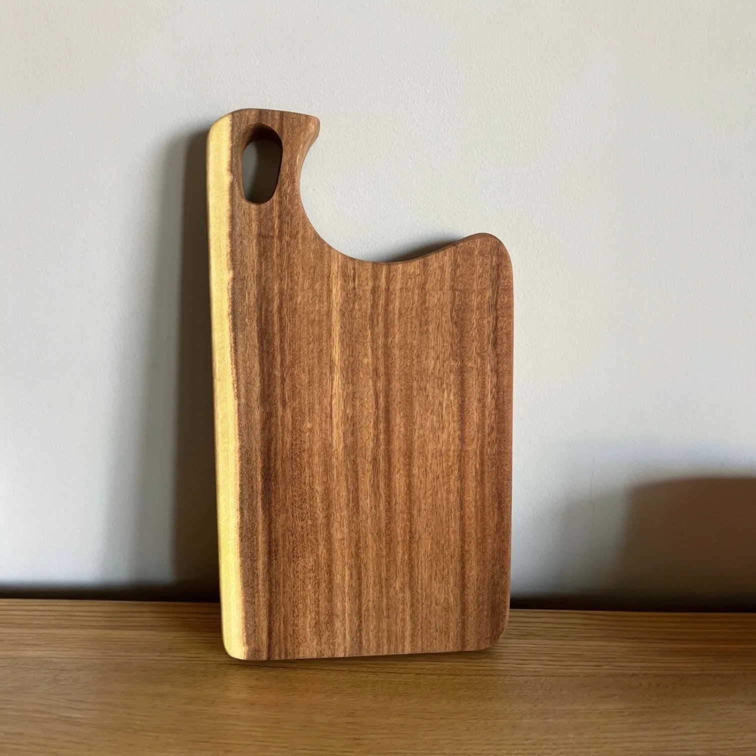 Tabla con Mango en Amberwood
