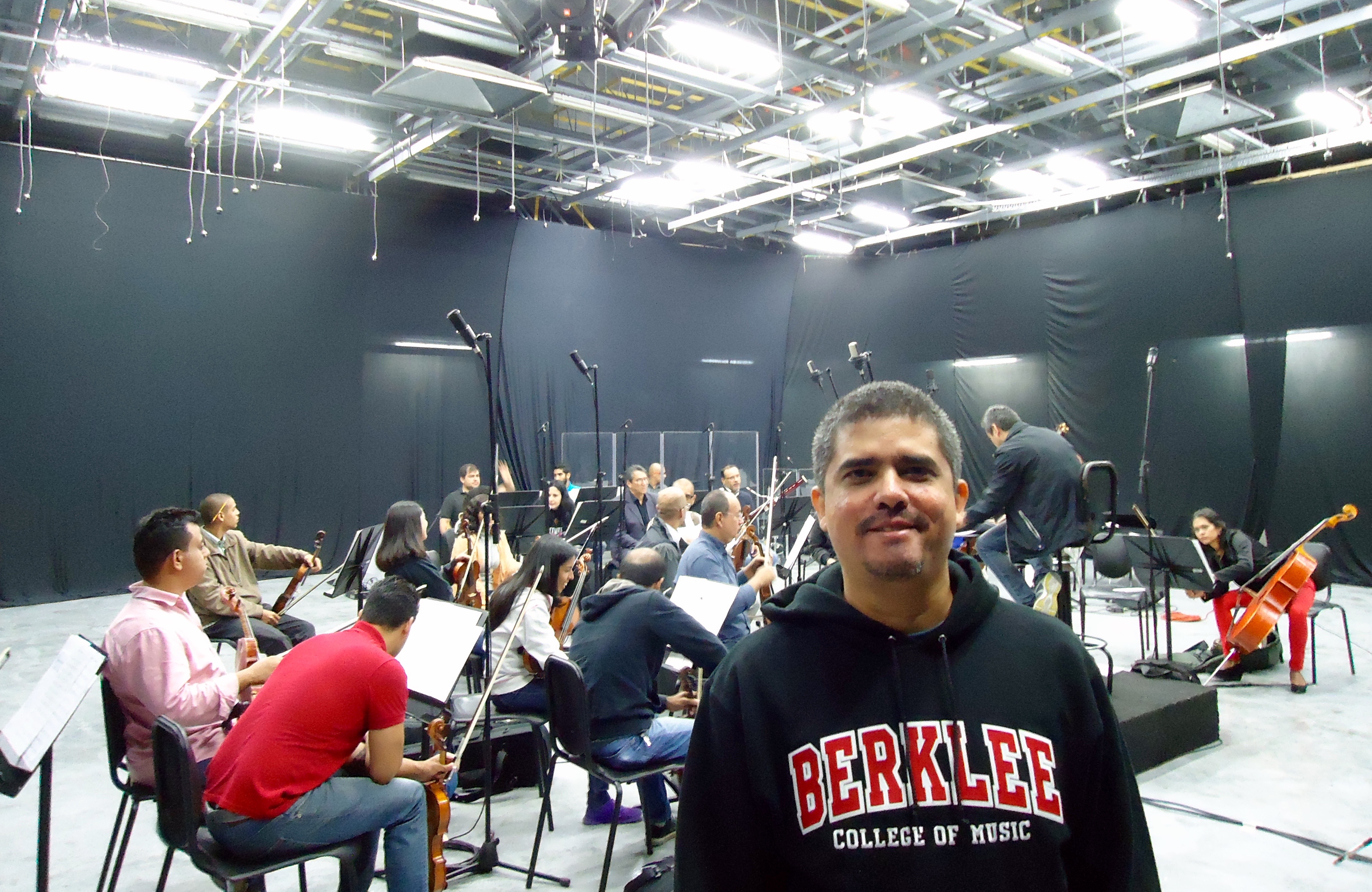 Justo Morao - Grabando música sinfónica - skynotestudio.com