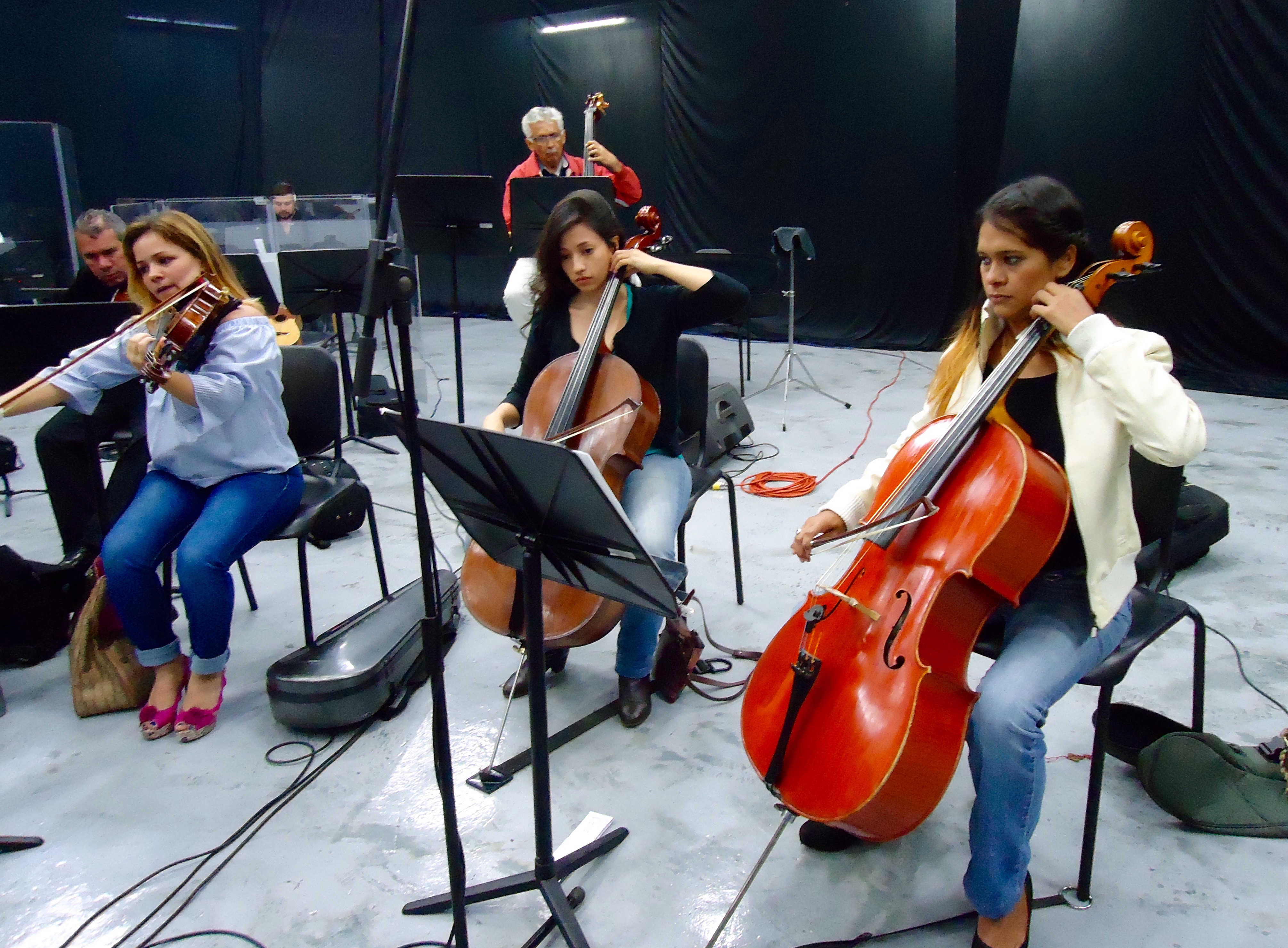 Ana María, Angélica y Kayrusan