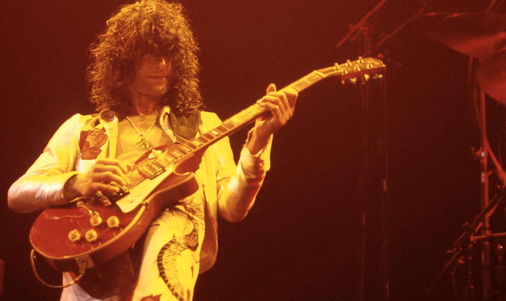 Jimmy Page playing the Whole Lotta Love riff on a sunburst Les Paul