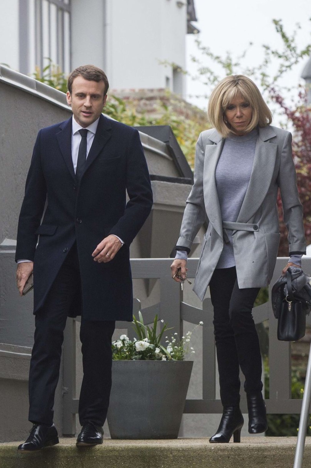 Die bilder in voller länger: Brigitte Macron Is 24 Years Older Than Her Potential French Presidential Husband And She S Fabulous Slaylebrity