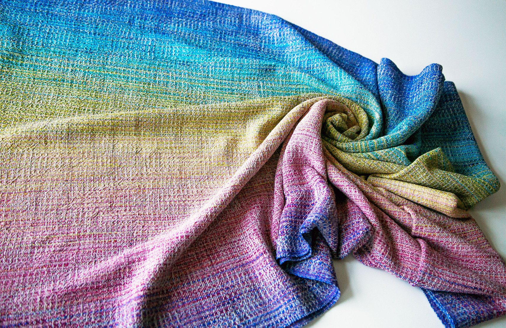 Rainbow cloud crackle weave Runa Wrap (mulberry silk)