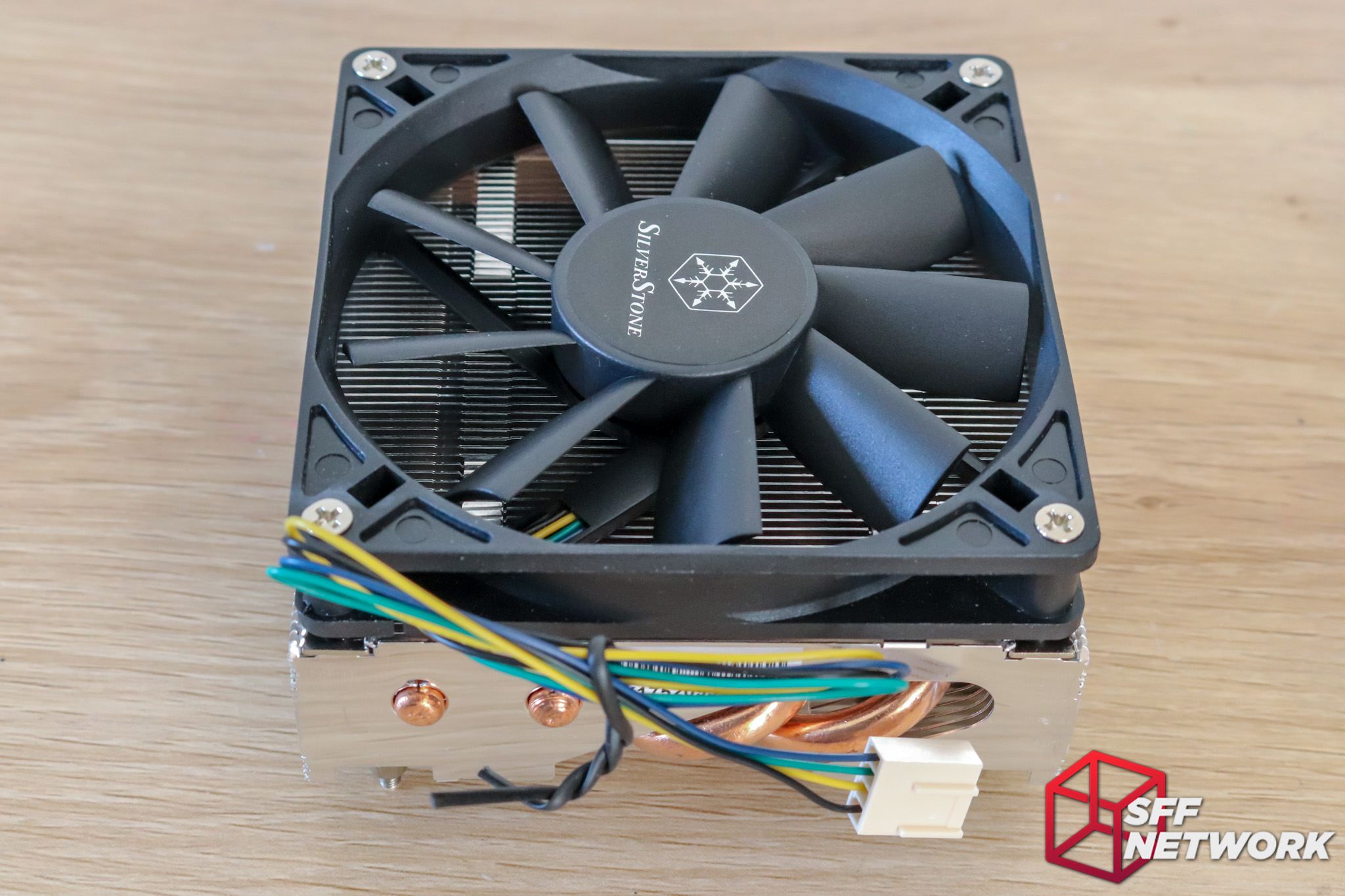 The 40 Featherweight Fight Silverstone Ar11 Vs Noctua Nh L9i 