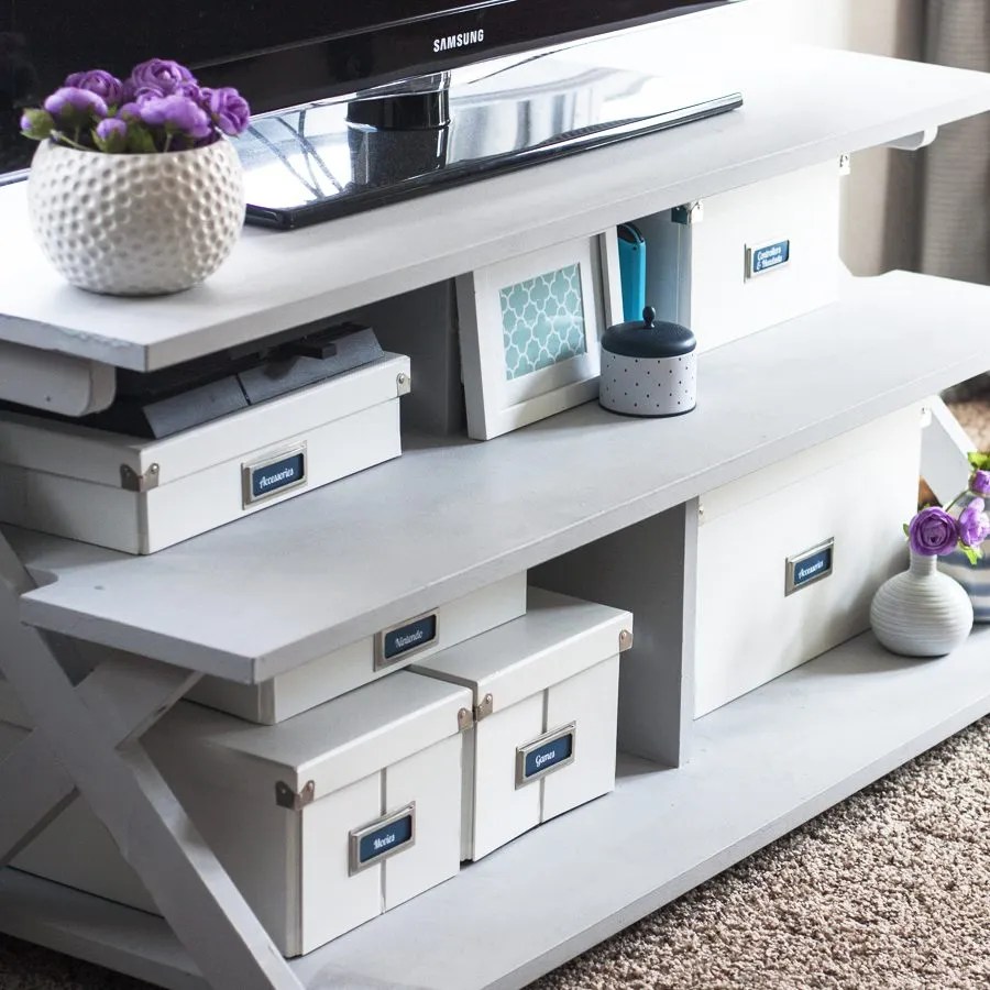 From dark to light: a painted tv stand makeover using chalk paint