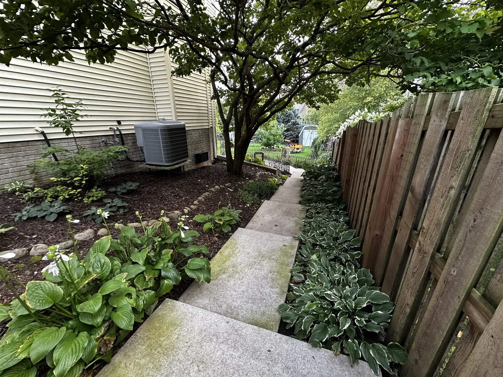 Photo of the Approach side path