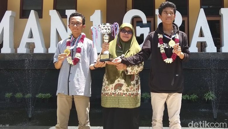 Polres ciamis belum memberikan keterangan resmi terkait peristiwa 11 siswa mts harapan baru yang tewas dalam kegiatan pramuka susur sungai. Kisah Sukses Suha dan Qoffa | SMA Negeri 1 Grabag