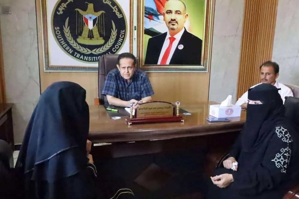 رئيس تنفيذية انتقالي لحج يطلع على نشاط التعليم الإلكتروني في مديرية الحوطة