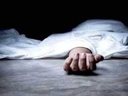 رضيع يسقط من نافذة سيارة والده مما تسبب في وفاته