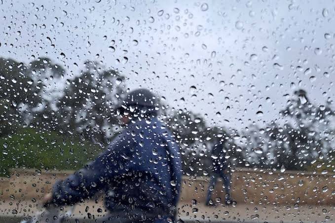 الأرصاد الجوية تحذر من استمرار عدم الاستقرار وتقلبات جوية قوية وأمطار وثلوج مرتقبة إلى بداية الأسبوع المقبل