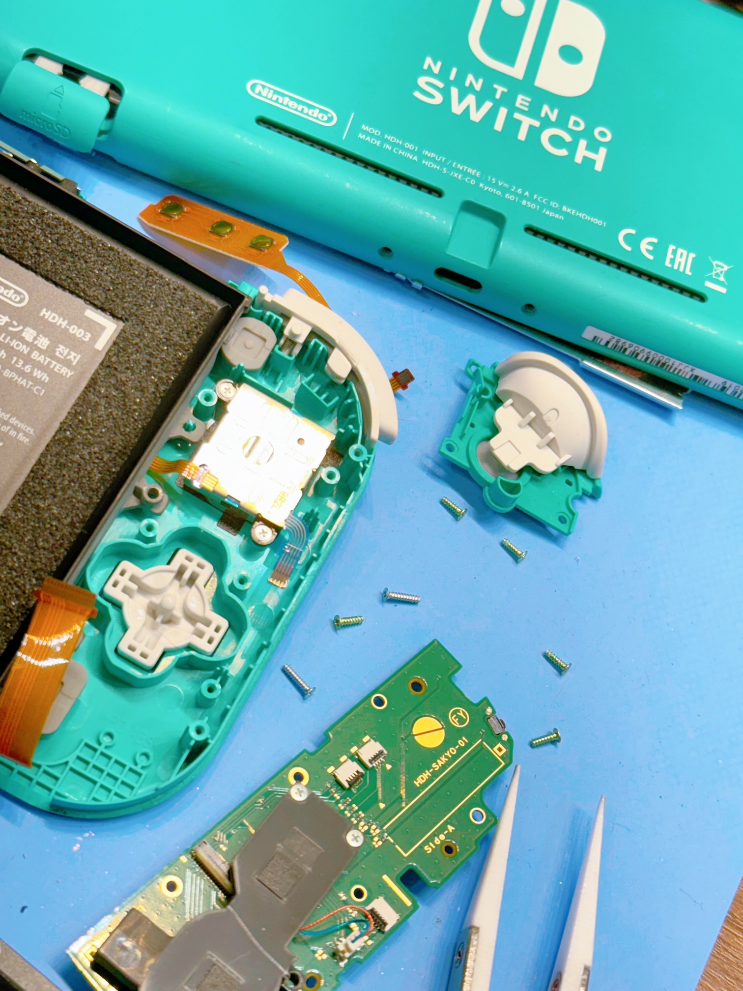 赤池店】Nintendo Switch Liteの左スティック交換【西尾市よりお越し