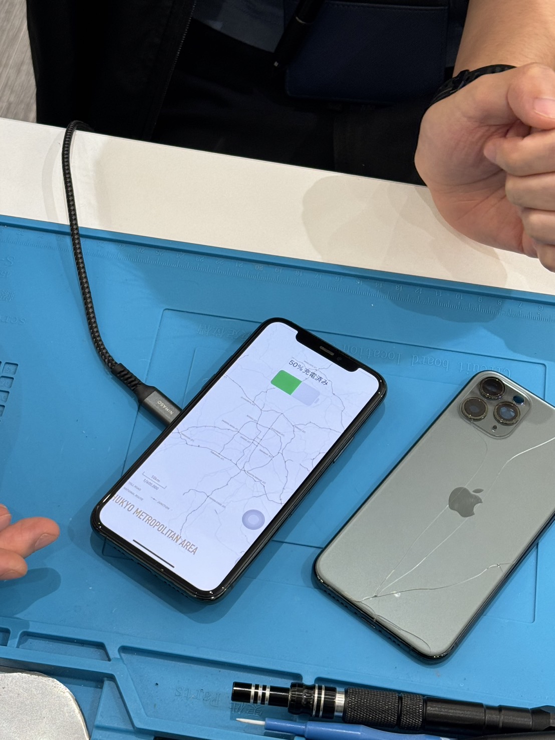 東郷店】iPhone 11 Proの割れた背面の修理【東郷からご来店】 | iPhone