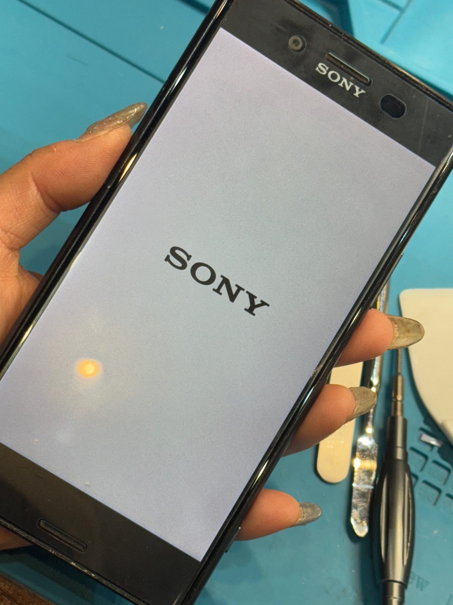 赤池店】Xperia XZ Premiumのバッテリー交換と電源ボタン修理【名古屋