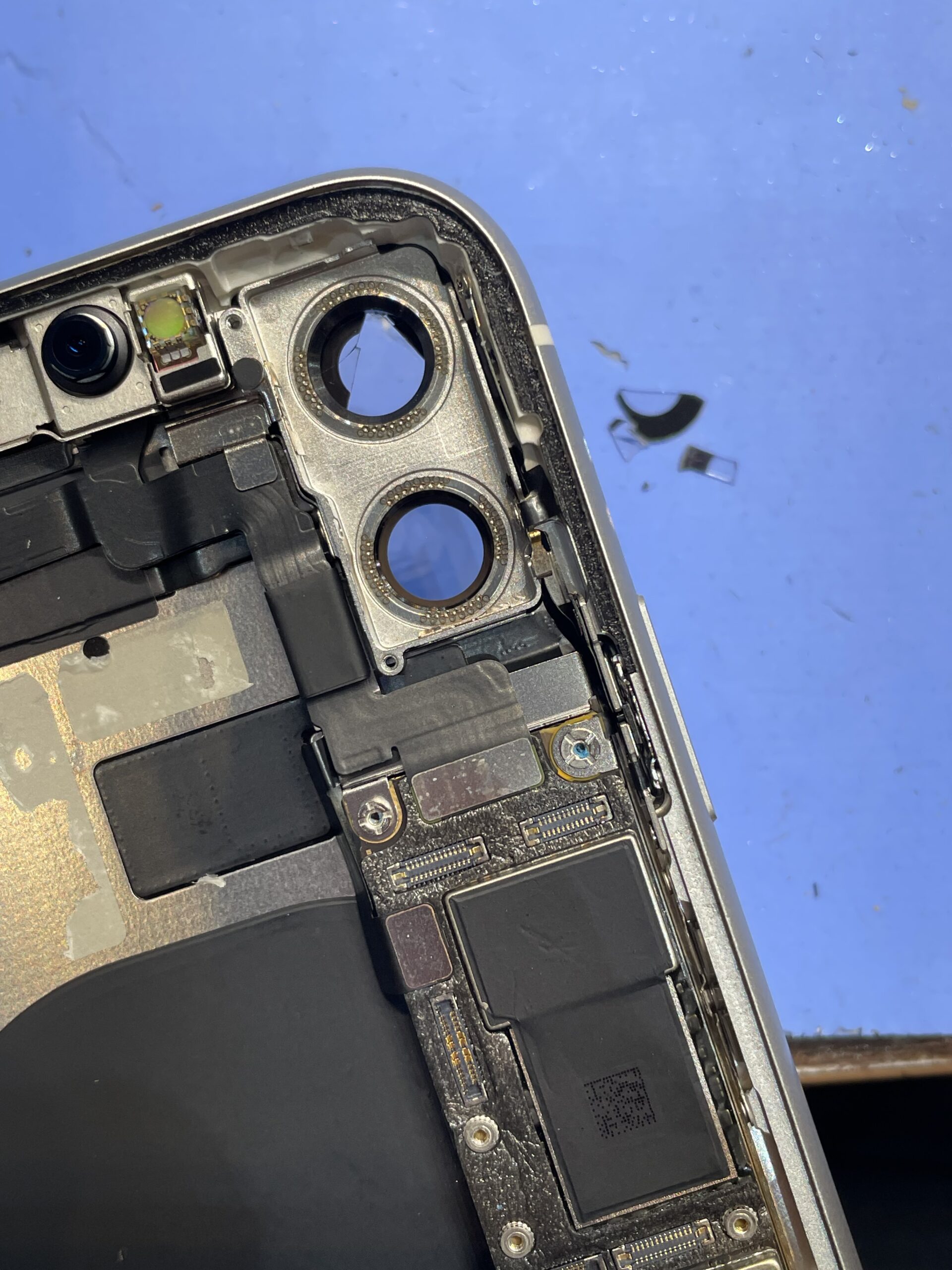 【赤池店】iPhone11のカメラレンズとバッテリー交換【日進市からご来店】