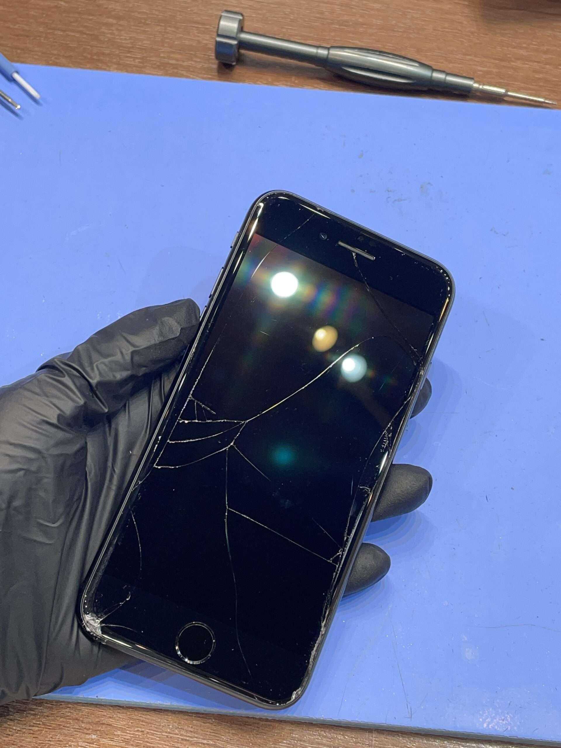 【赤池店】iPhoneSE(第2世代)の画面交換【日進市からご来店】