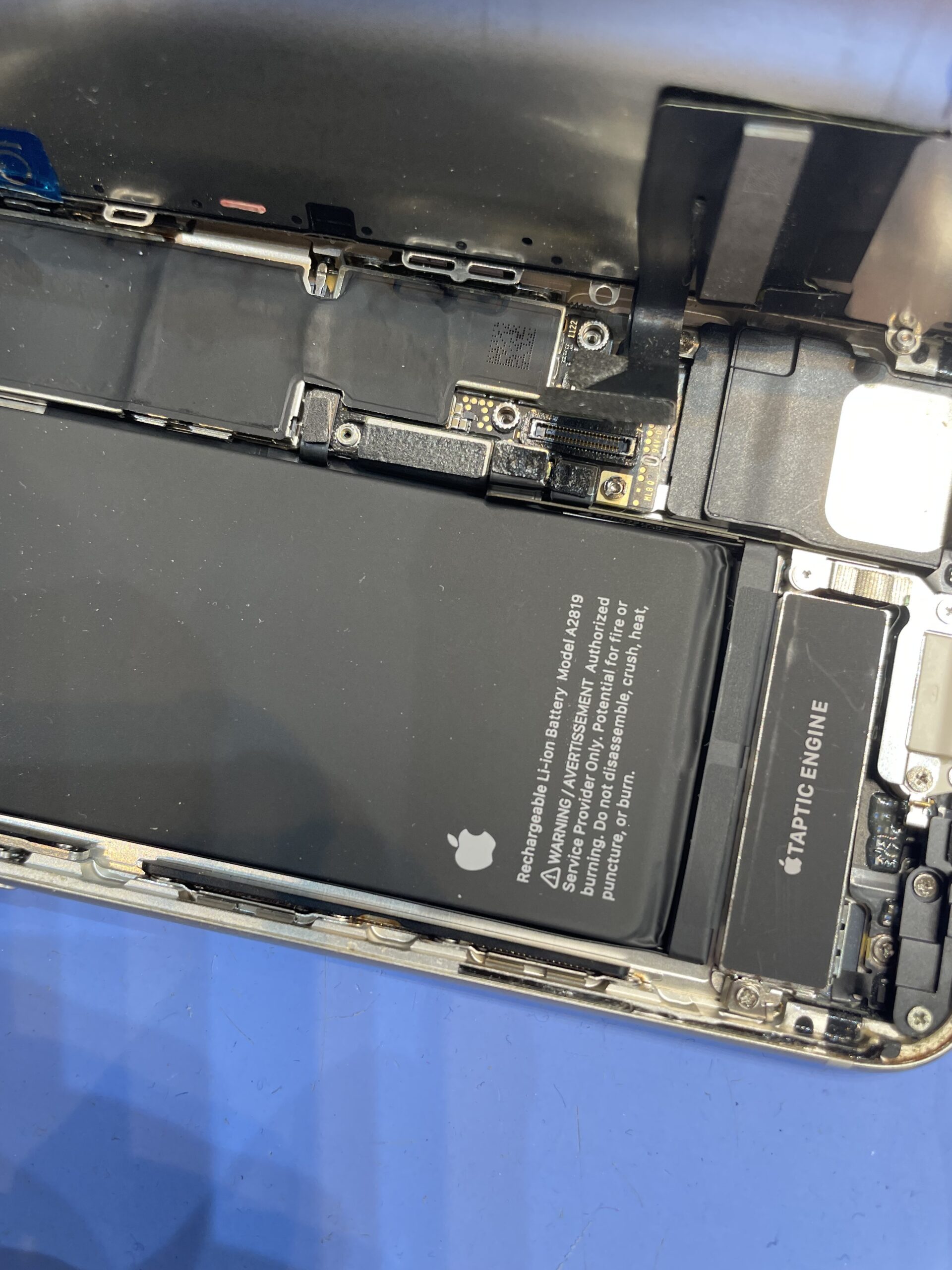 iPhone SE3の画面交換