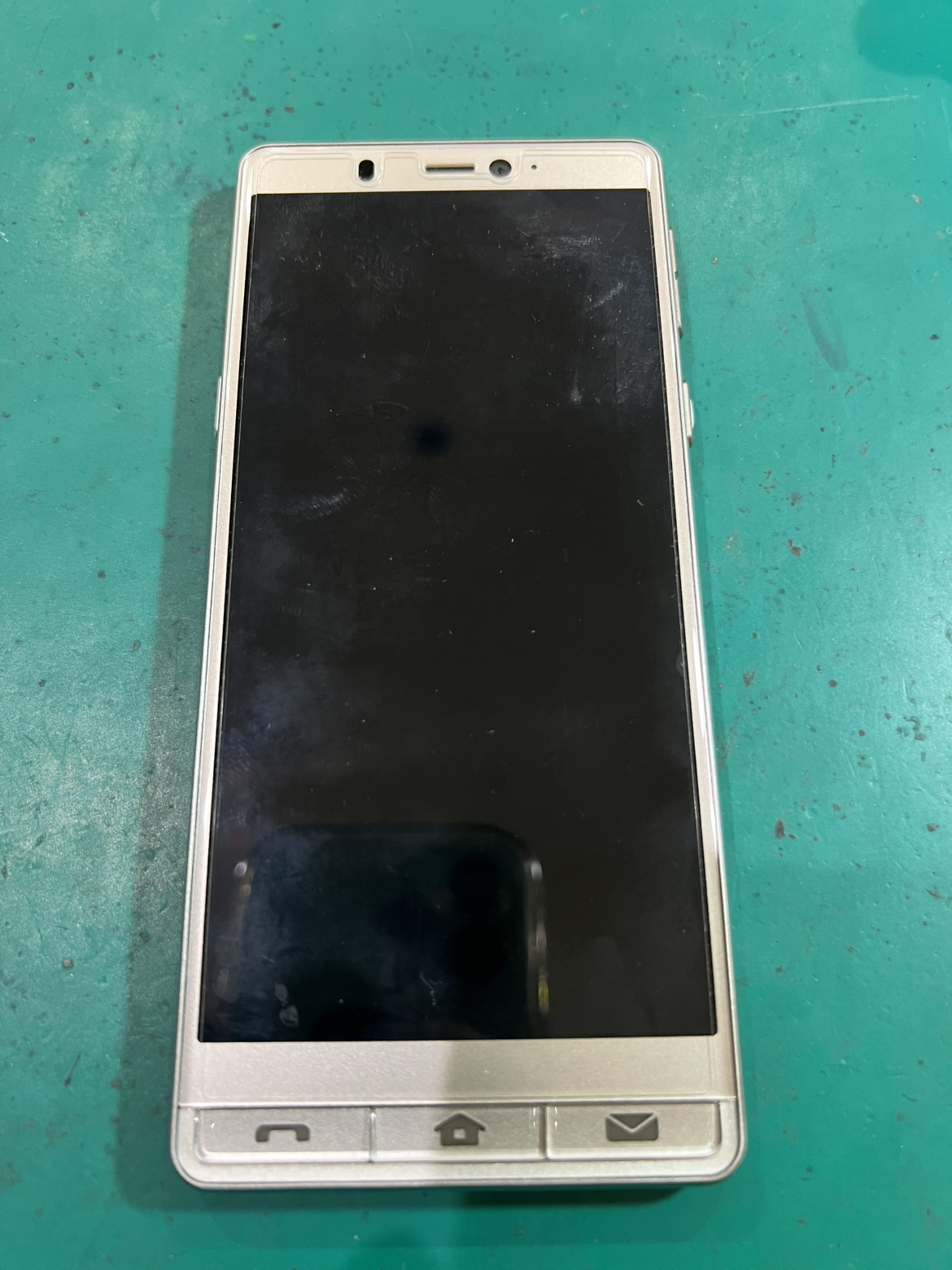 かんたんスマホ5 起動不可 バッテリー交換〈筑紫野市からご来店