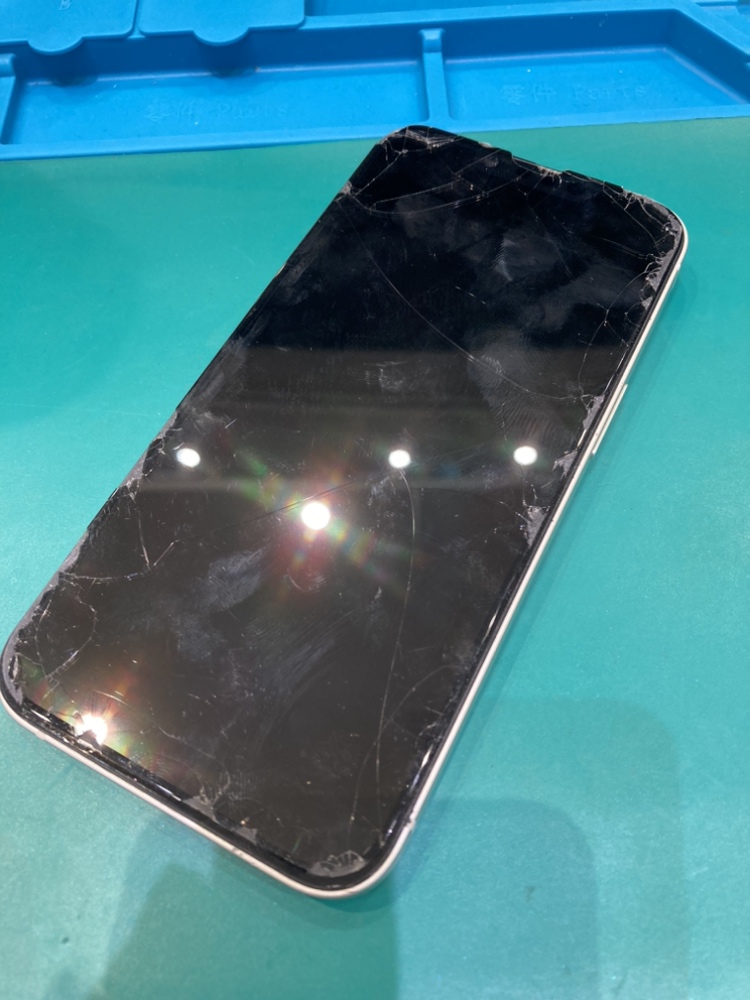〚iPhone14〛画面交換【福津市よりご来店】