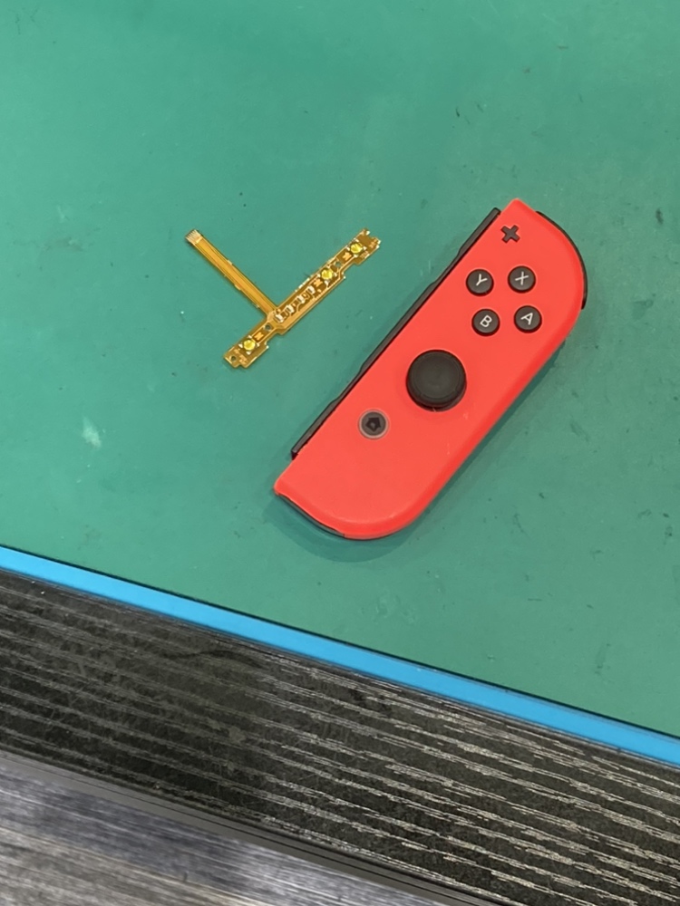 Nintendo Switch SR・SLボタン修理 !【粕屋郡】