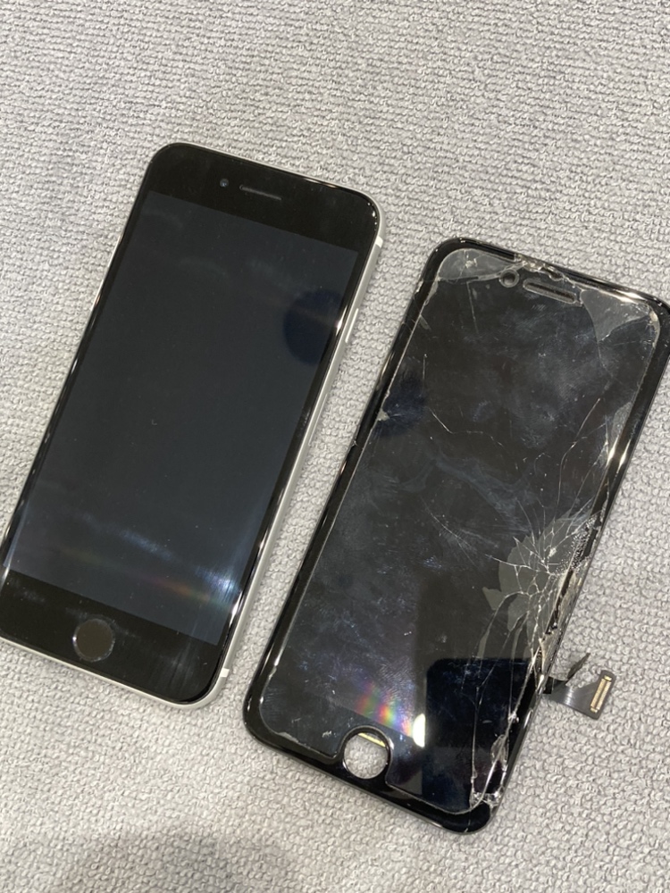 iPhoneSE２画面交換【古賀市より】