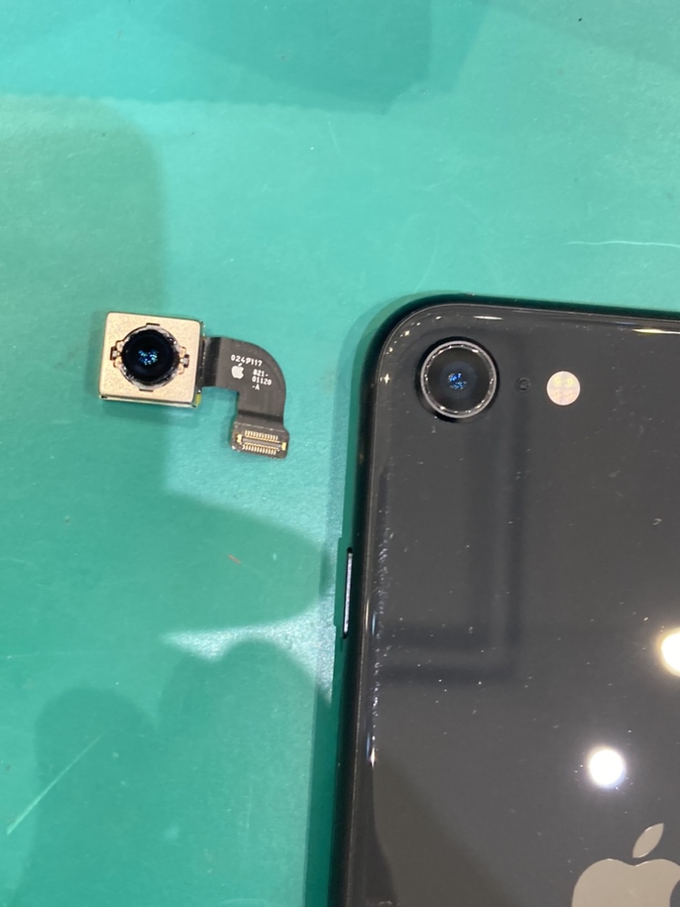 iPhoneSE(第２世代)カメラ交換修理【直方市】