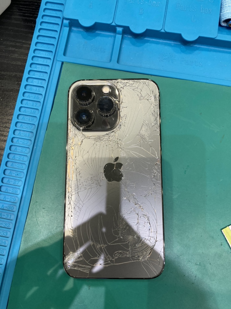 iPhone背面割れ修理『福津市』