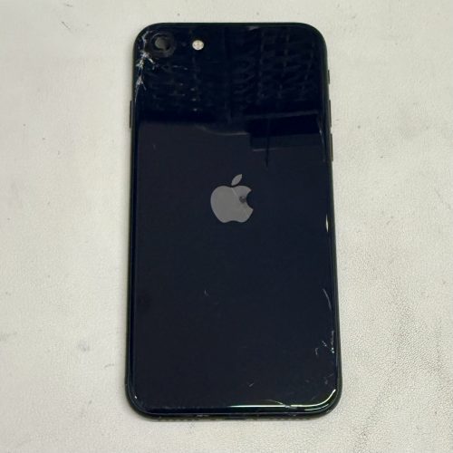 【宇治市からのご来店】iPhone SE(第3世代)の背面ガラス割れを即日修理!