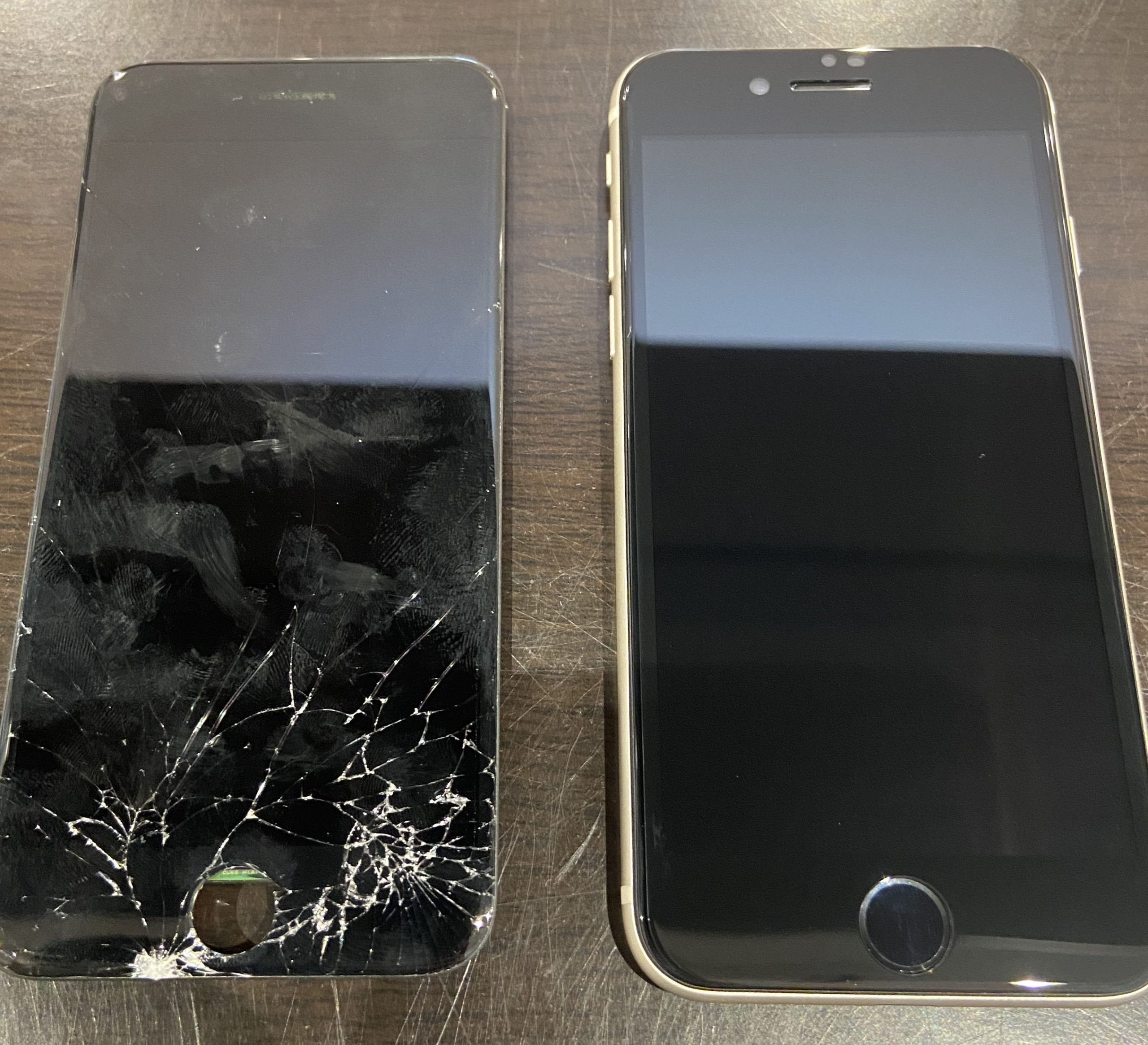 スマートフォン・携帯電話 iPhone SE第2世代(SE2)ブラック 128GB 少々