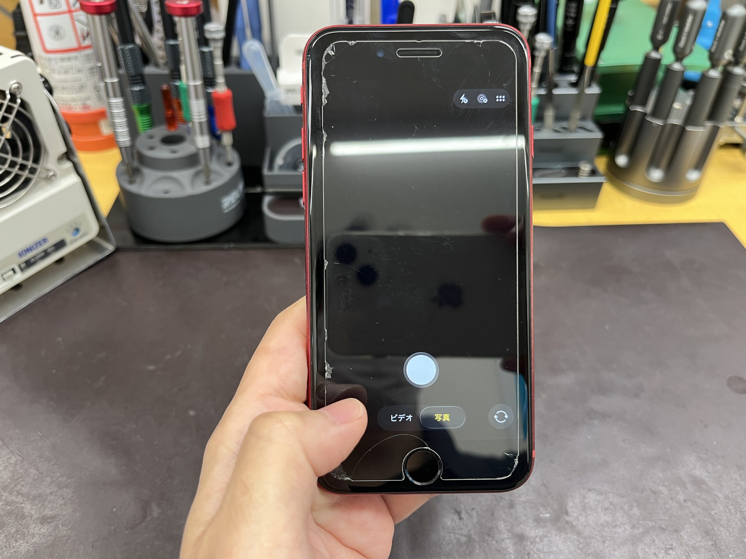 iPhone SE 第3世代】落下後にカメラが真っ暗・ライトも点灯しない…即日