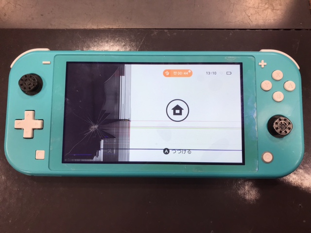 久世郡久御山町 より SwitchLiteの液晶修理 にご来店頂きました!