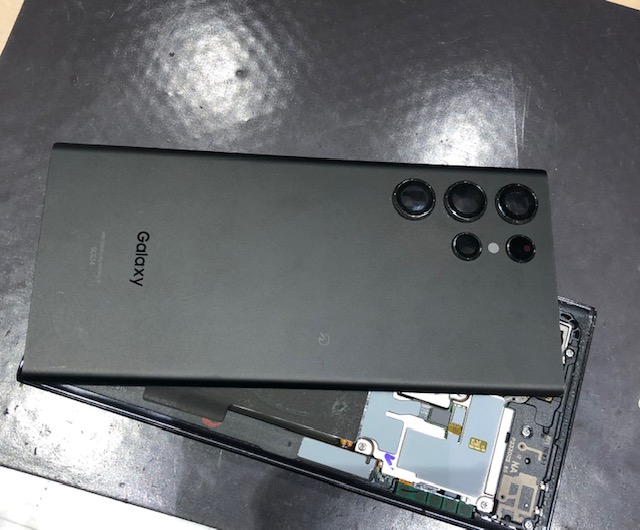 【久御山店】 Galaxy S22Ultra バッテリー交換修理【京都市北区 よりご来店】